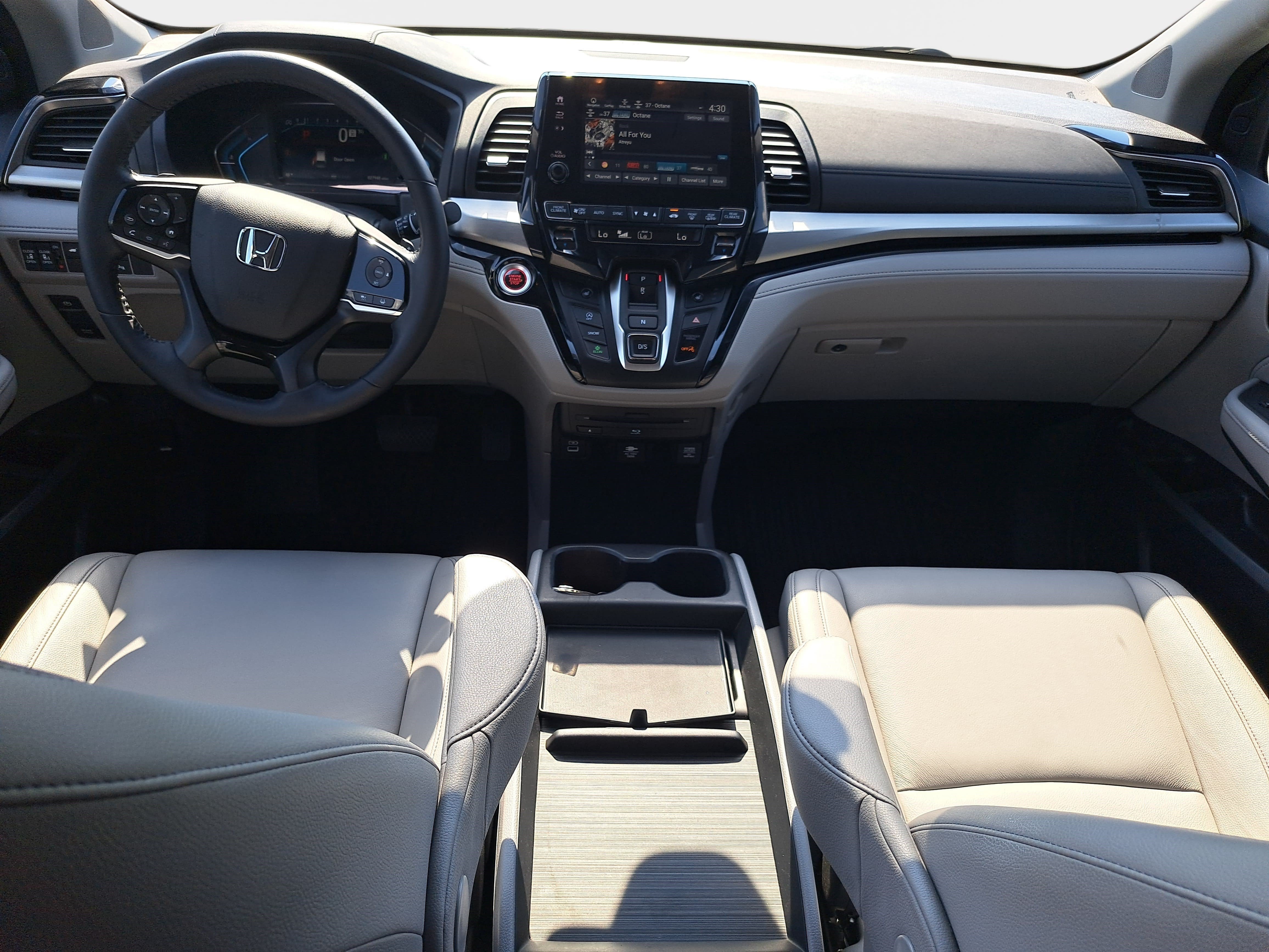 Used 2024 Honda Odyssey Touring image 9