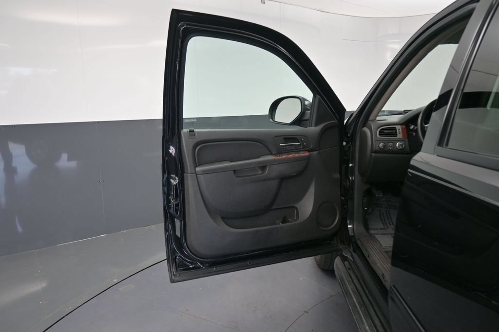 Used 2013 Chevrolet Tahoe LT AWD/4WD image 22