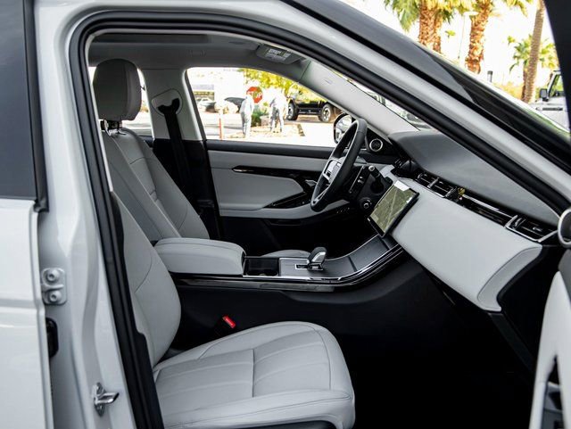 Used 2025 Land Rover Range Rover Evoque S image 27