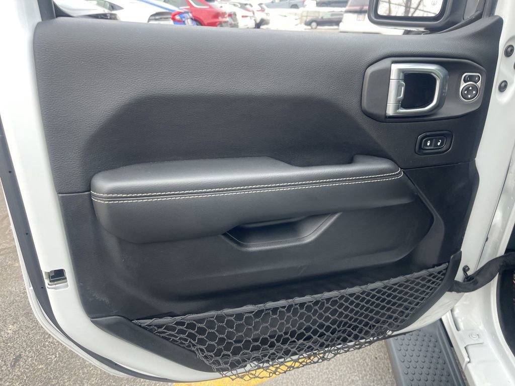 Used 2022 Jeep Wrangler Unlimited Sahara image 9