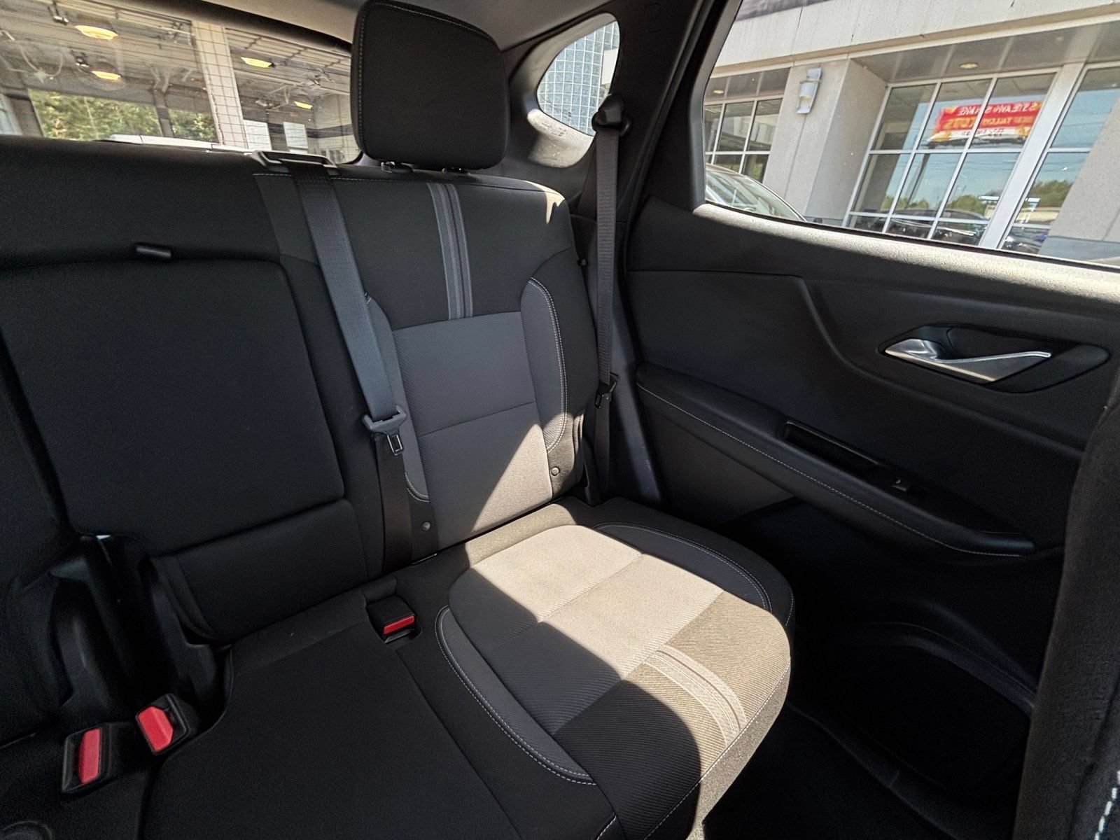 Used 2025 Chevrolet Blazer LT FWD image 37