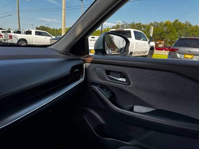 Used 2021 Nissan Rogue SV FWD image 27