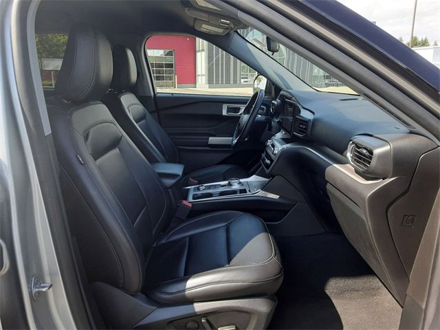Used 2022 Ford Explorer XLT w/ Equipment Group 202A image 50