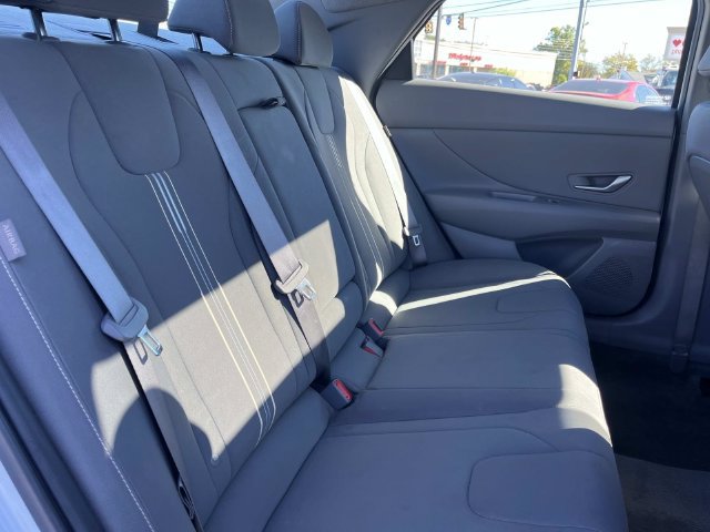 Certified 2025 Hyundai Elantra SEL FWD image 20