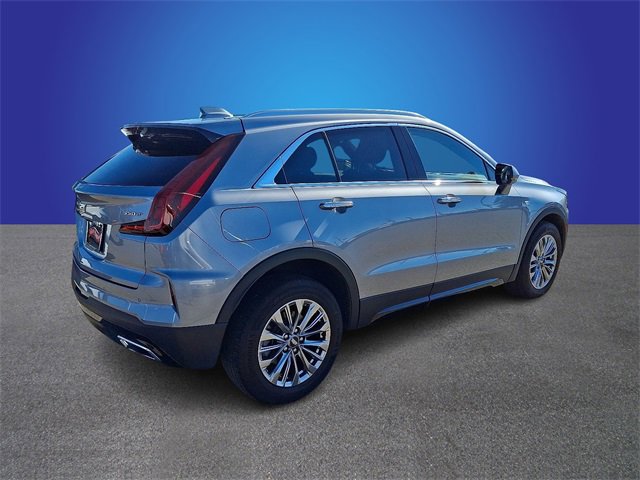 Used 2024 Cadillac XT4 Premium Luxury image 5