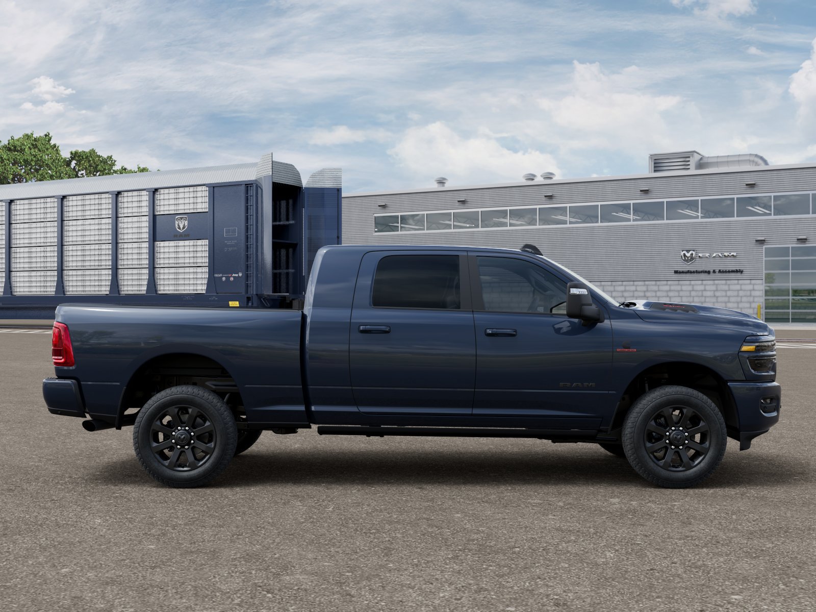 New 2026 RAM 3500 Laramie AWD/4WD image 21