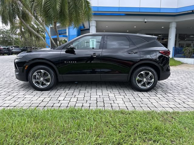Used 2025 Chevrolet Blazer LT FWD image 32