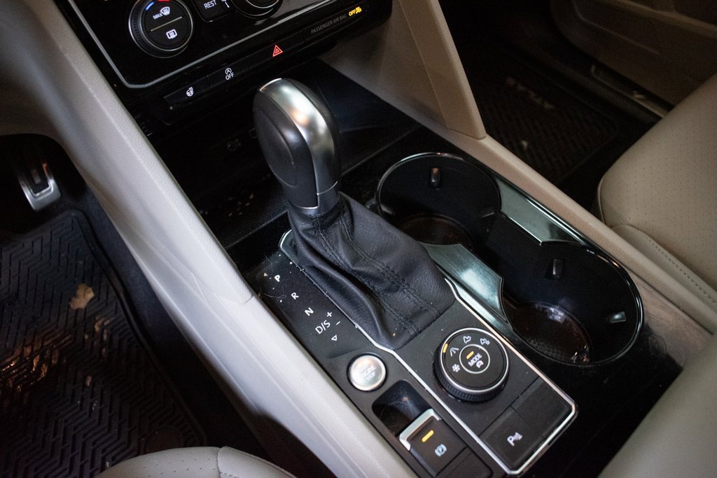 Used 2019 Volkswagen Atlas SEL R-Line image 18