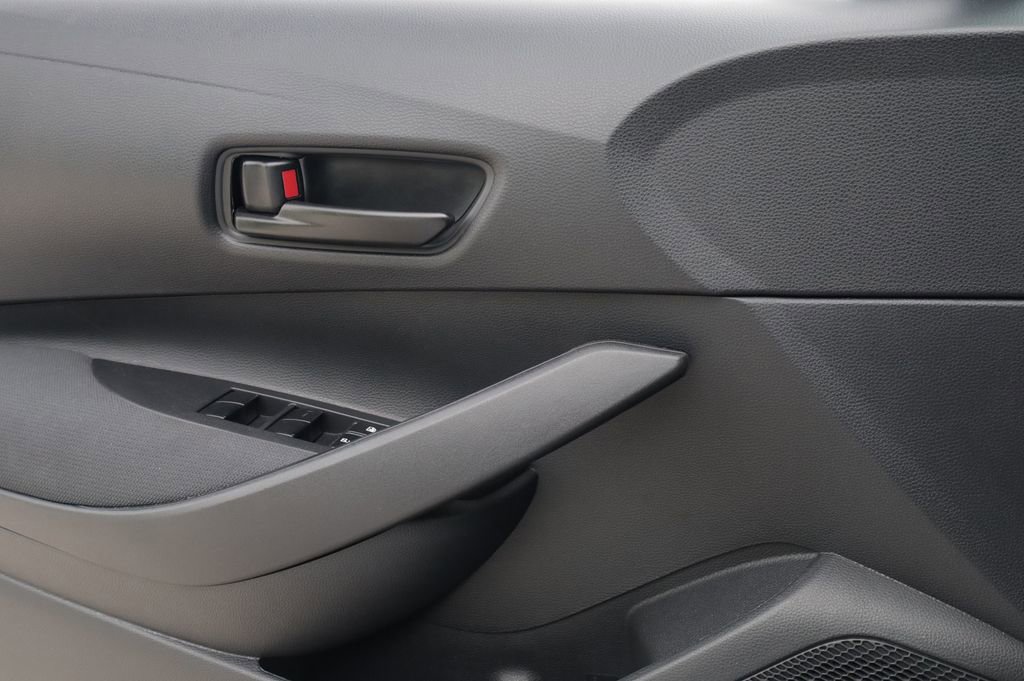 Used 2026 Toyota Corolla LE FWD image 11