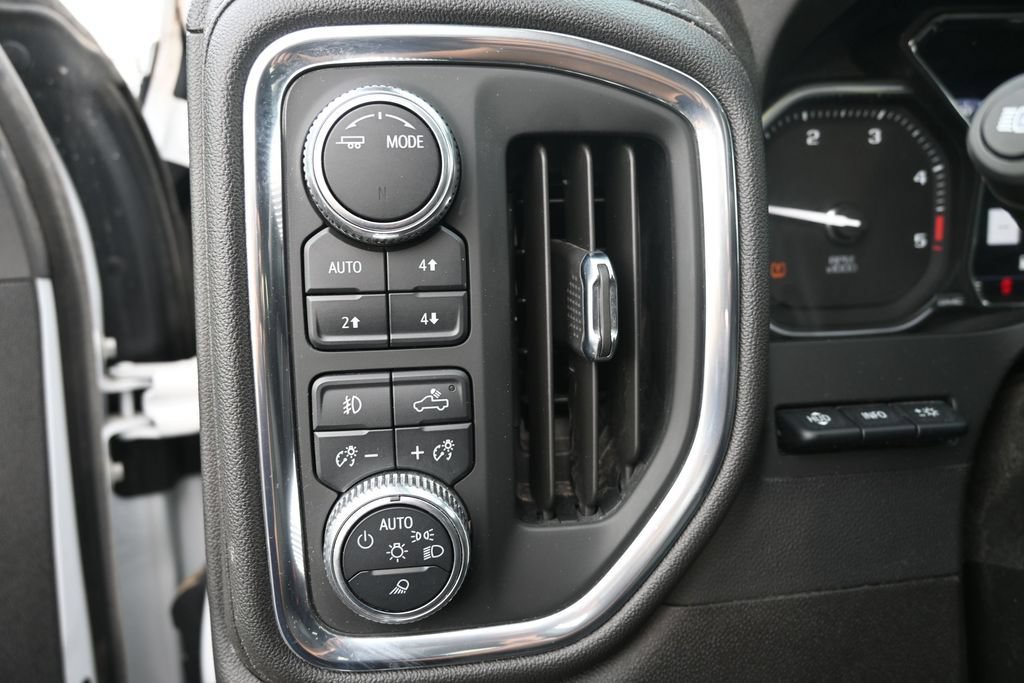 Used 2023 GMC Sierra 3500 Denali w/ Denali Ultimate Package AWD/4WD image 18
