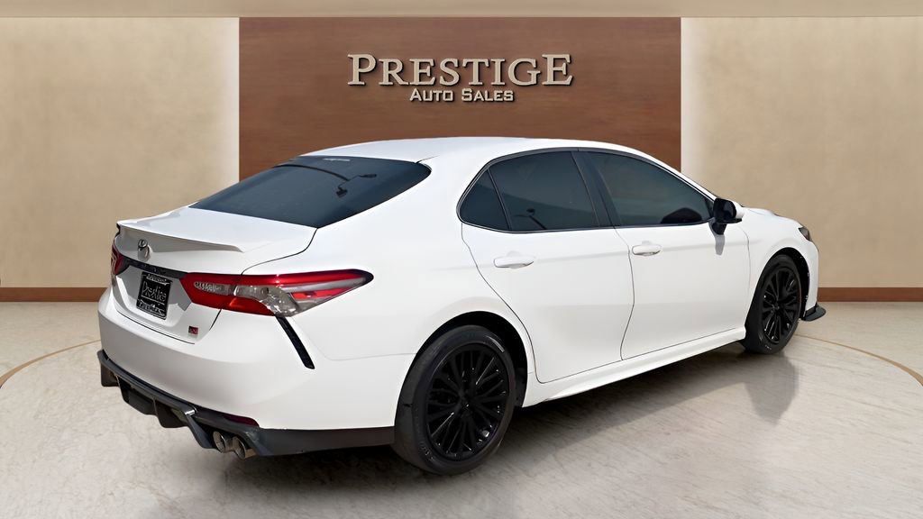 Used 2018 Toyota Camry SE FWD image 14