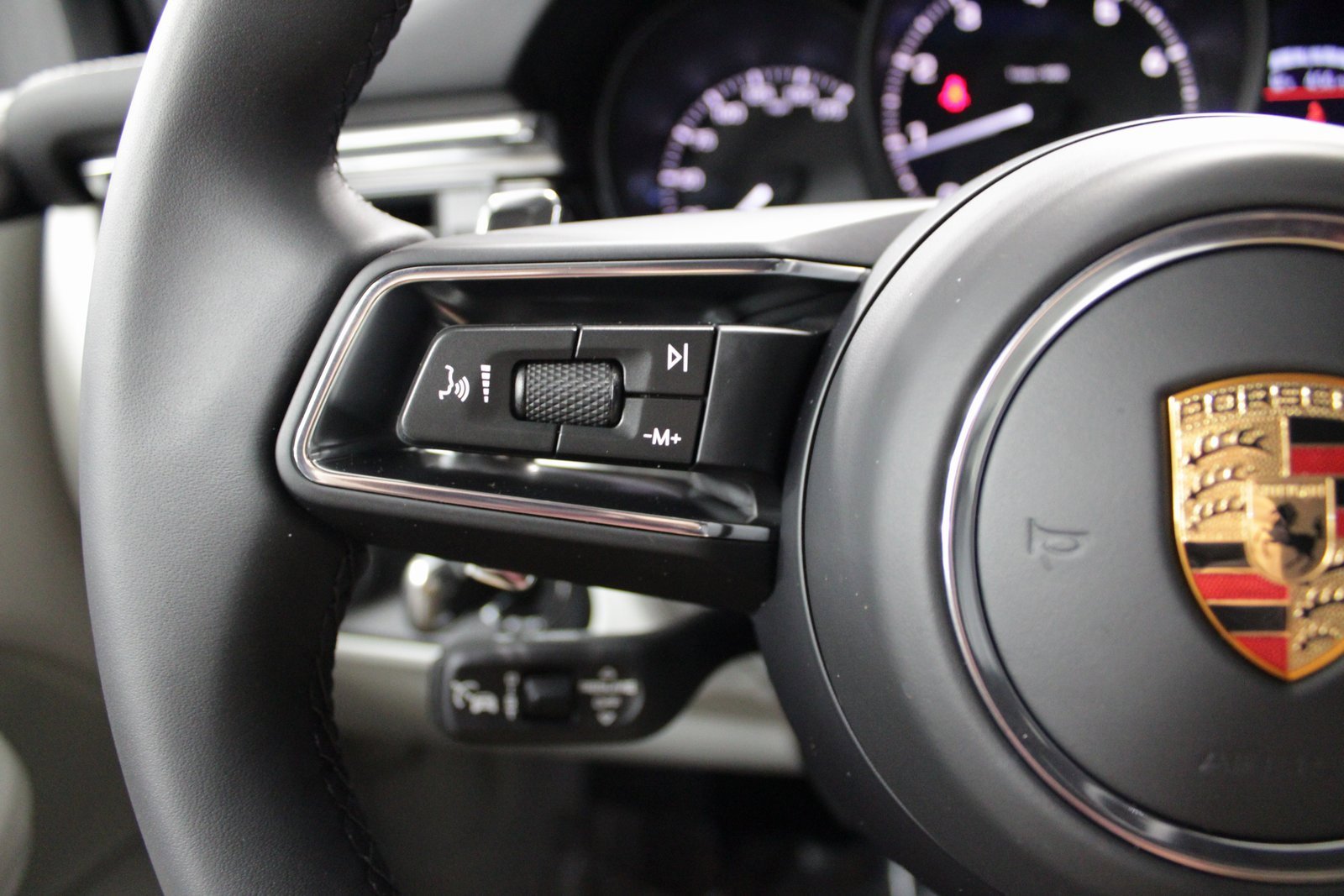 New 2026 Porsche Macan image 28