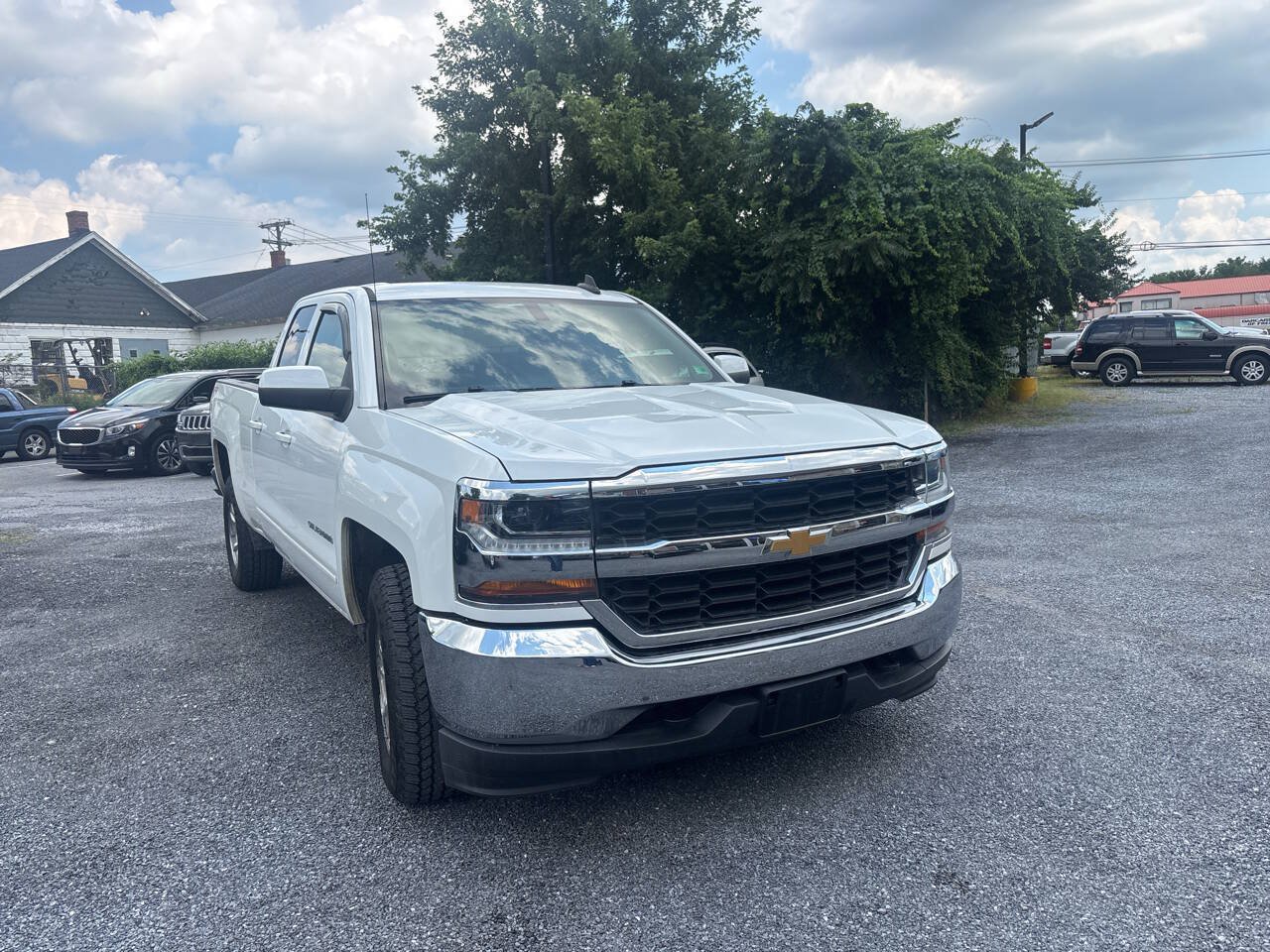 Used 2019 Chevrolet Silverado 1500 LT AWD/4WD image 11