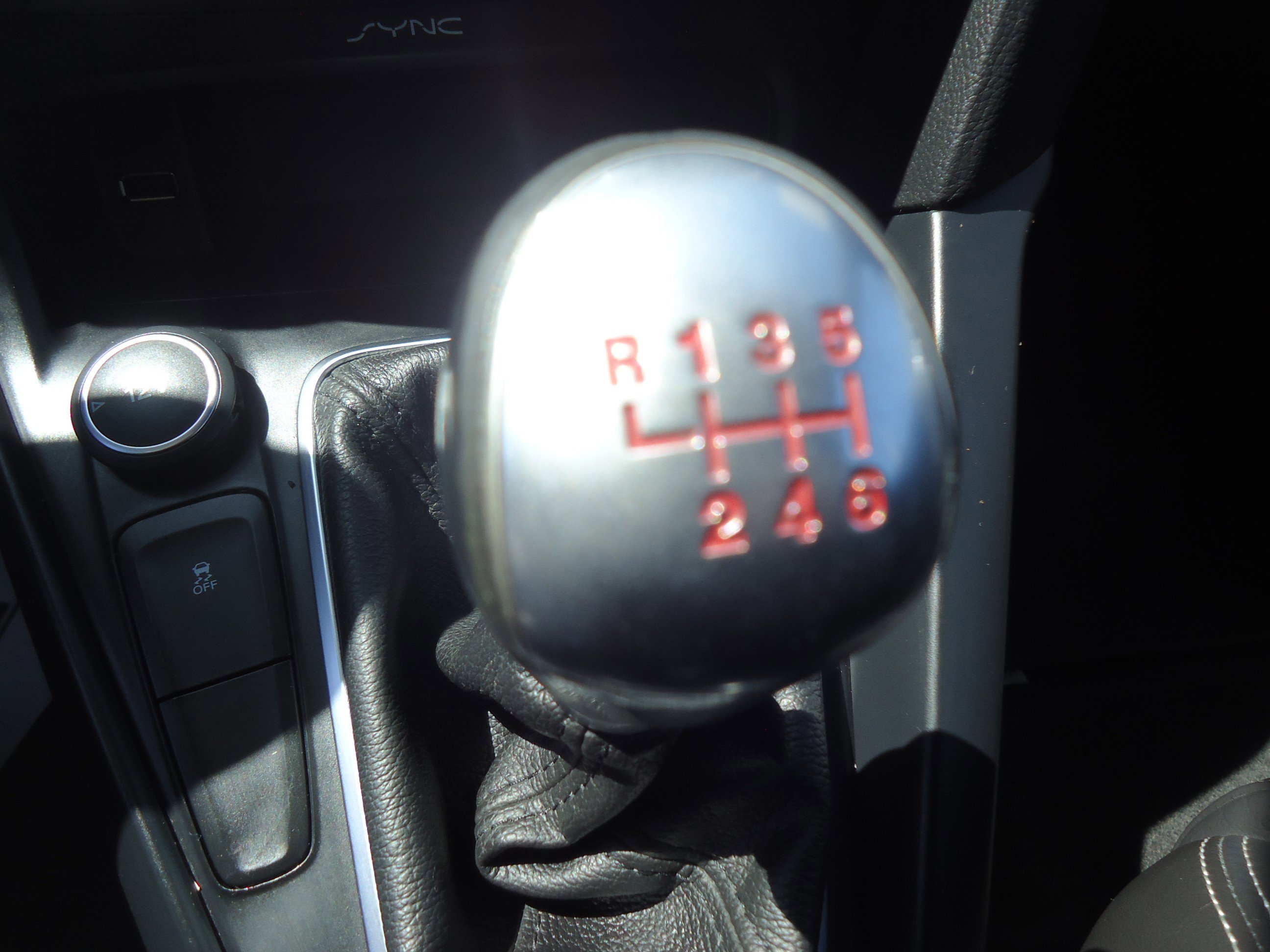 Used 2015 Ford Focus ST w/ Equipment Group 401A FWD image 20