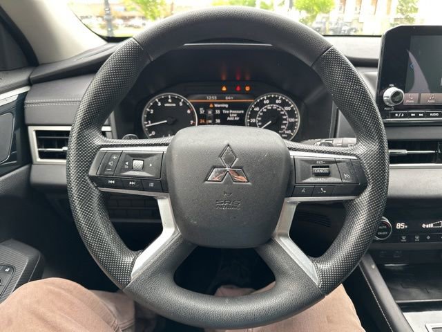 Used 2023 Mitsubishi Outlander ES AWD/4WD image 36