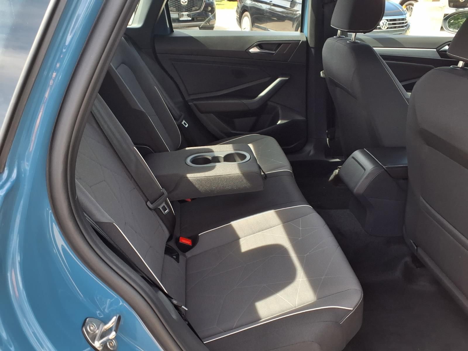 Certified 2025 Volkswagen Jetta Sport image 24