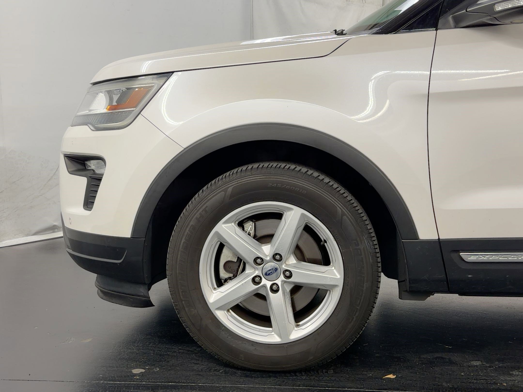 Used 2018 Ford Explorer XLT w/ Equipment Group 202A image 29