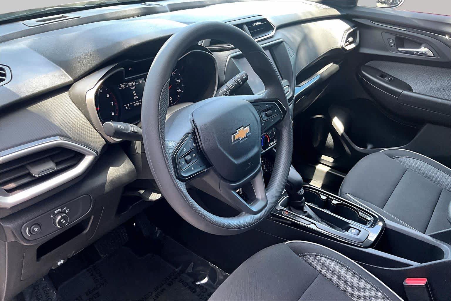 Used 2023 Chevrolet TrailBlazer LS FWD image 18