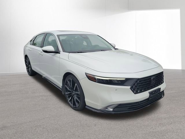 Used 2023 Honda Accord Touring image 12