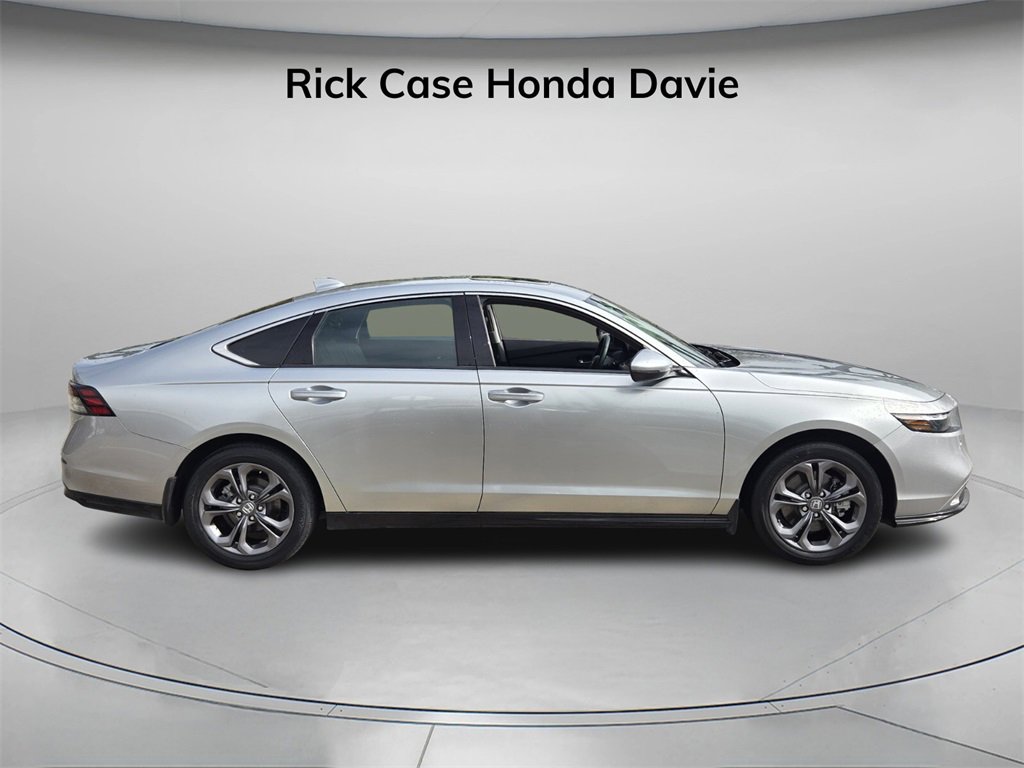 Certified 2024 Honda Accord EX-L image 3