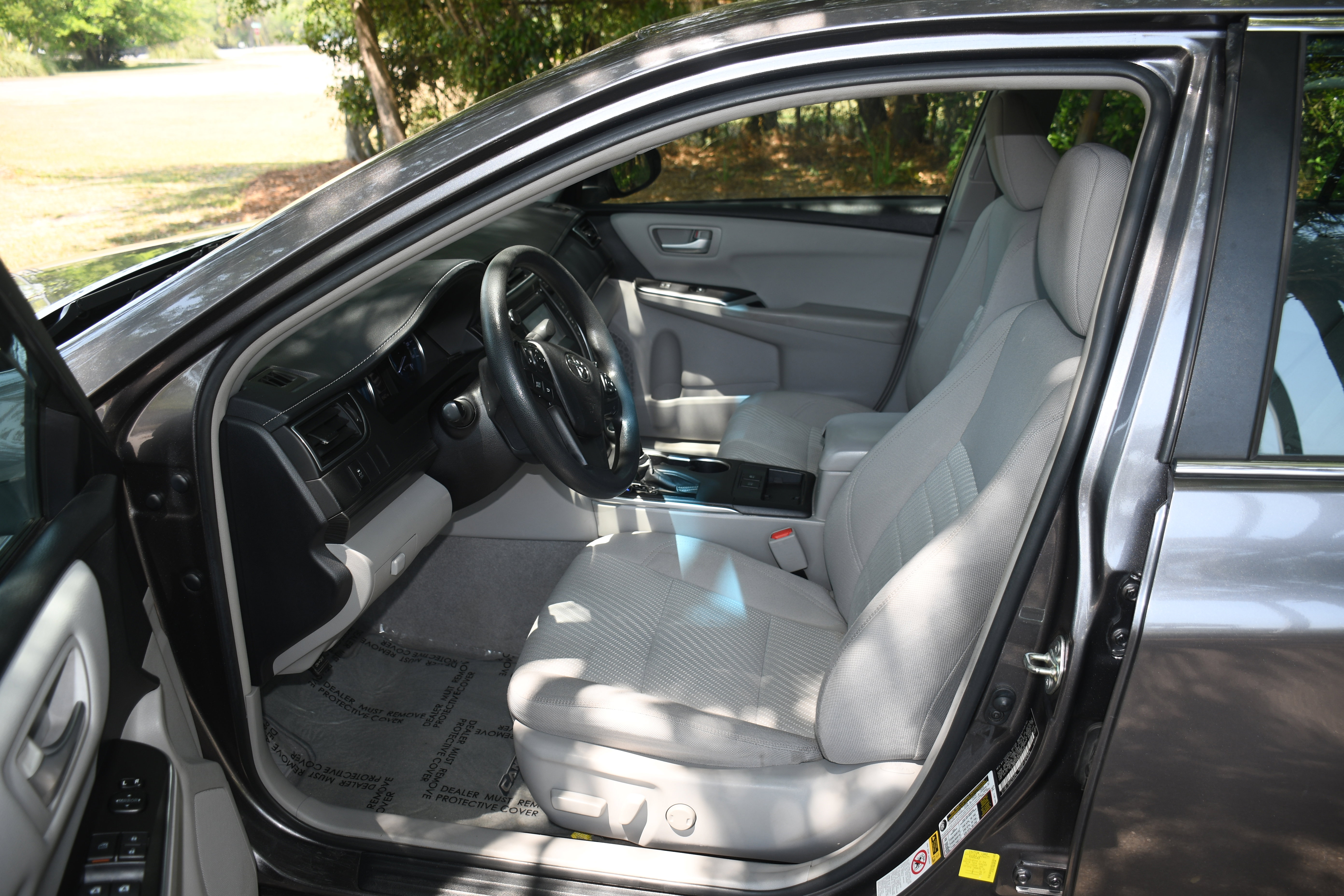 Used 2017 Toyota Camry LE FWD image 7