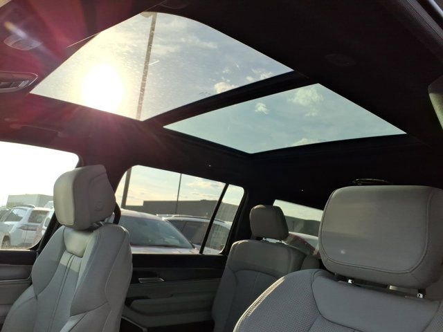 New 2026 Jeep Grand Wagoneer L 4WD image 15