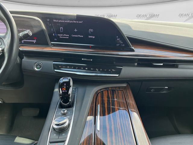 Used 2024 Cadillac Escalade ESV Premium Luxury w/ LPO, Floor Liner Package AWD/4WD image 13