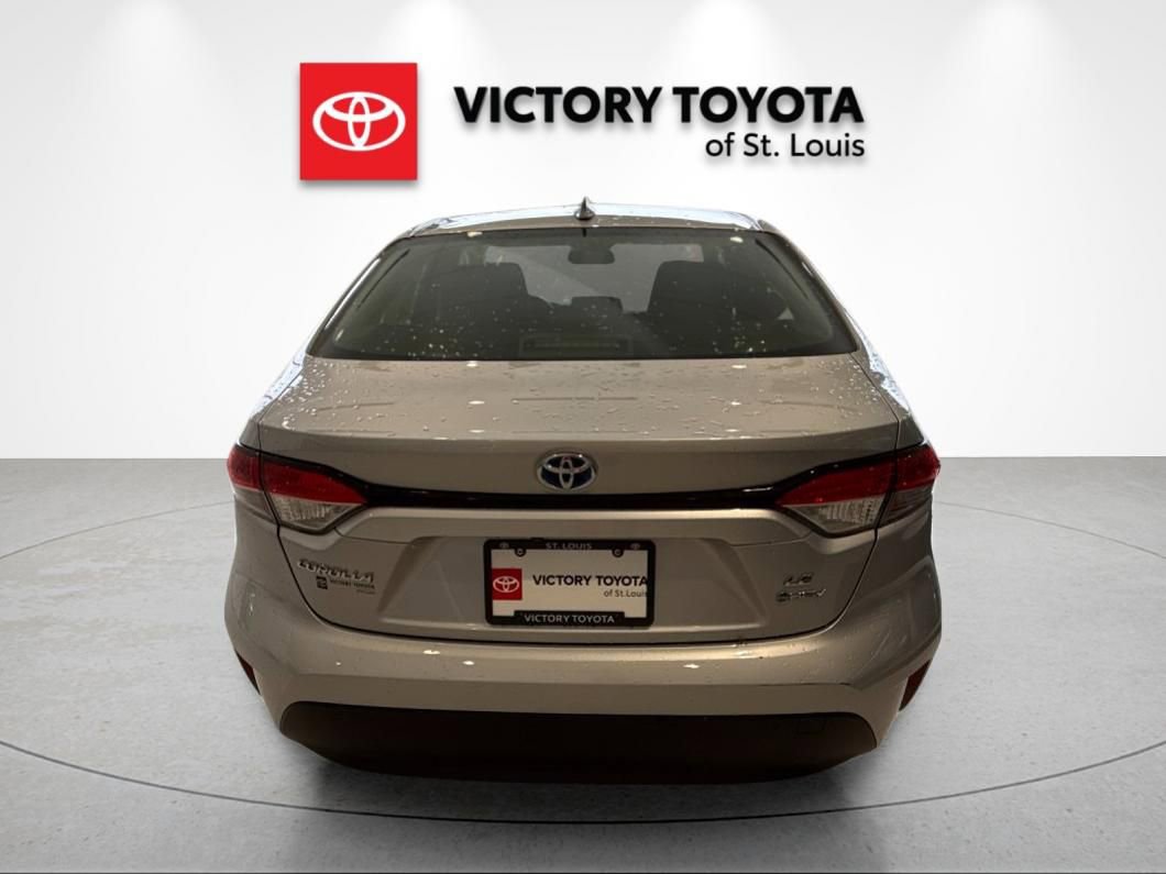 Used 2025 Toyota Corolla LE FWD image 4