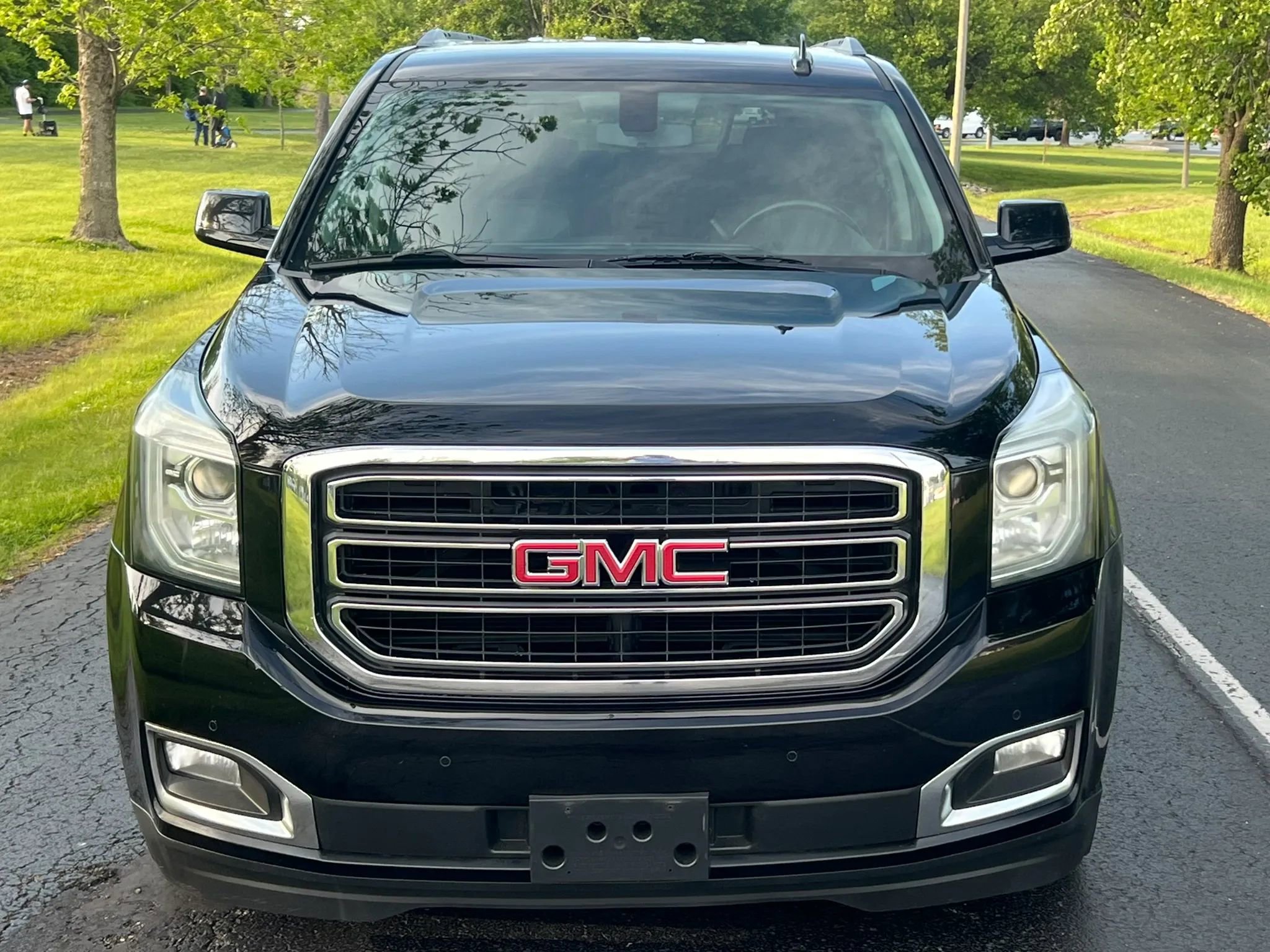 Used 2019 GMC Yukon XL SLE AWD/4WD image 2