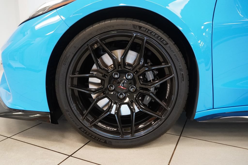 Used 2024 Chevrolet Corvette Z06 RWD image 17