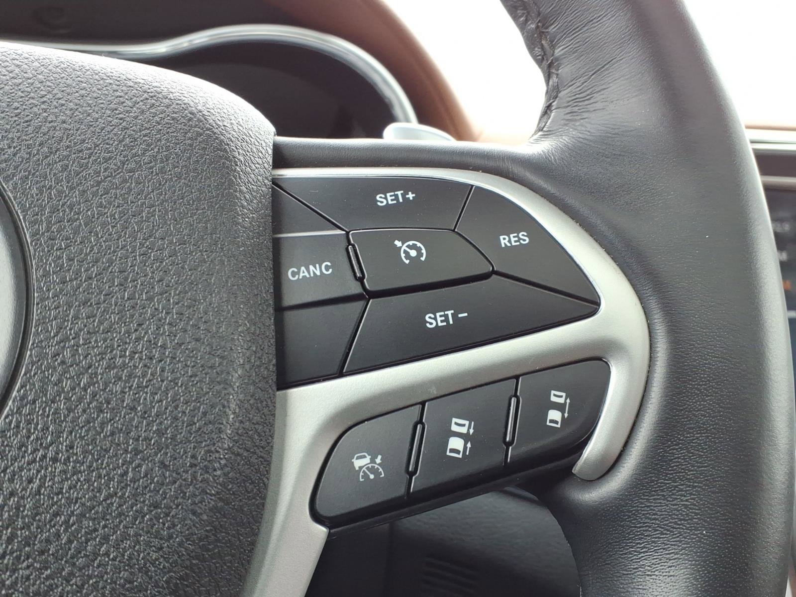 Used 2018 Jeep Grand Cherokee Summit image 26