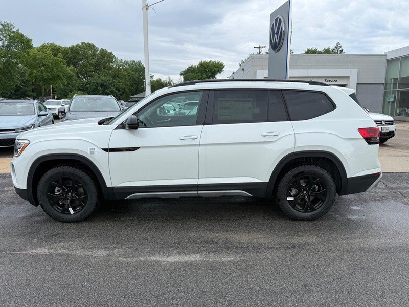 New 2026 Volkswagen Atlas Peak Edition AWD/4WD image 2
