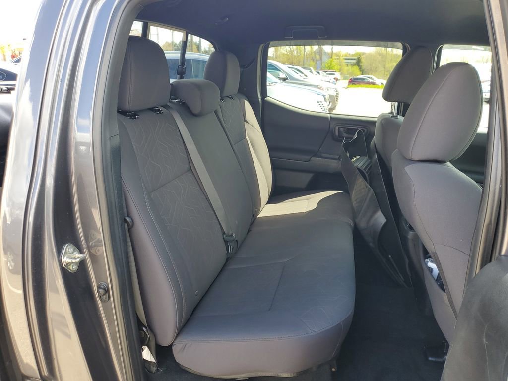 Used 2016 Toyota Tacoma TRD Off-Road w/ Towing Package AWD/4WD image 10