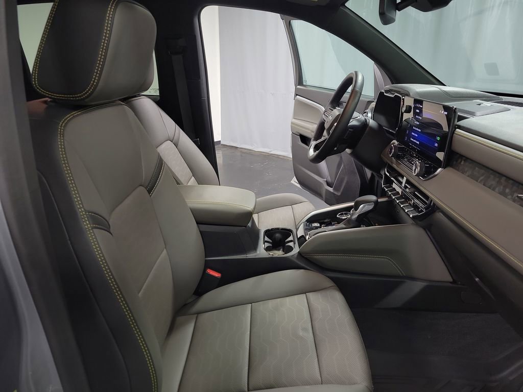 Used 2025 Chevrolet Colorado ZR2 w/ Technology Package image 23