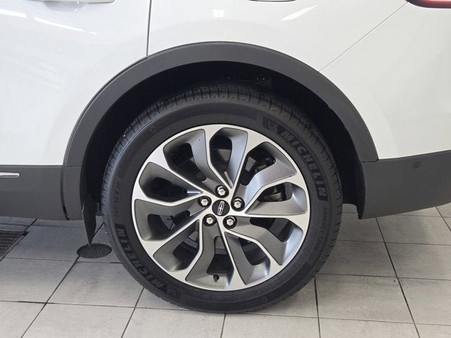 Used 2022 Lincoln Nautilus Reserve w/ Equipment Group 201A AWD/4WD image 13