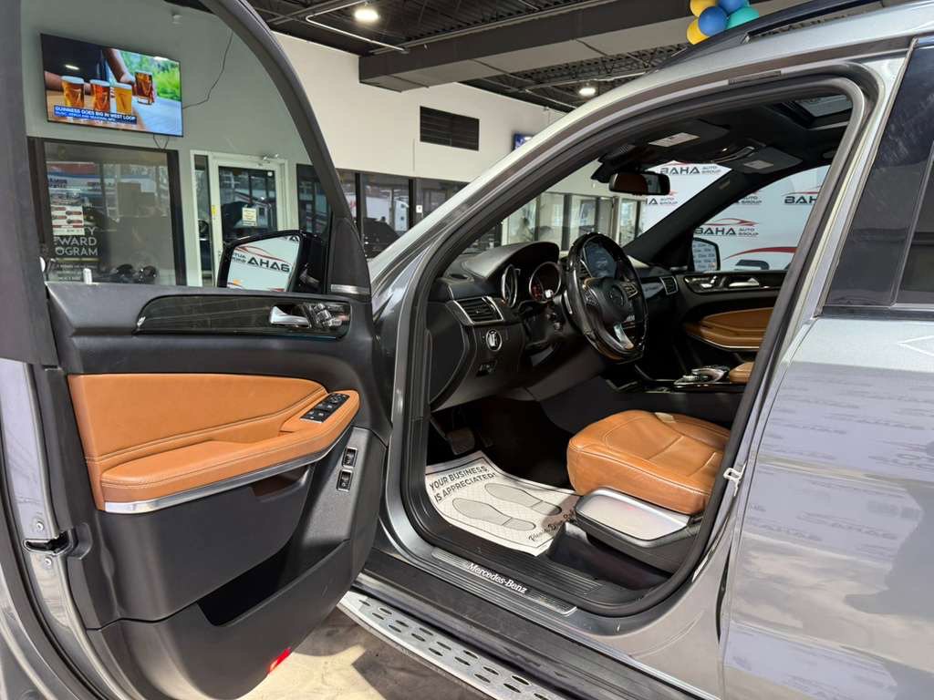Used 2018 Mercedes-Benz GLS 550 4MATIC w/ Offroad Package image 27