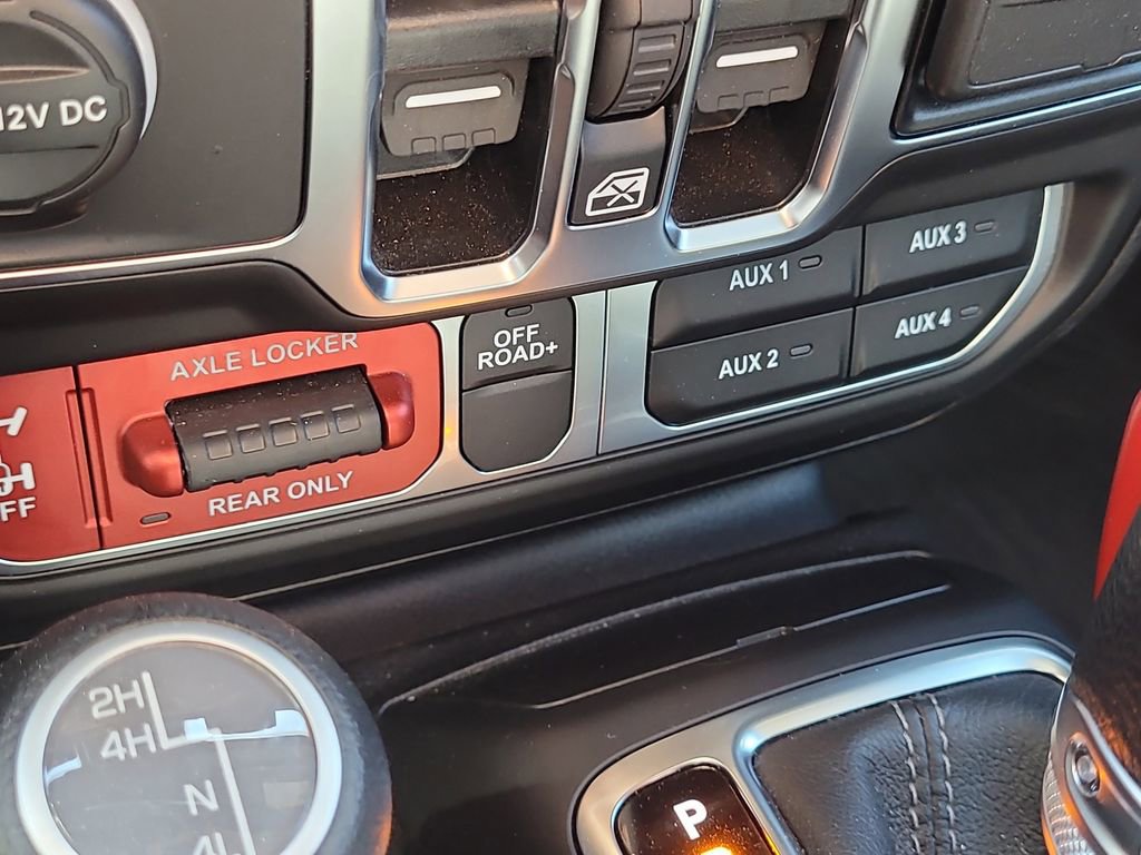Used 2025 Jeep Gladiator Mojave AWD/4WD image 27