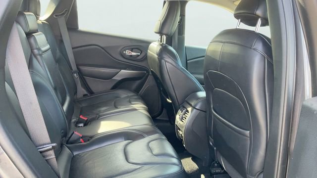 Used 2019 Jeep Cherokee Limited image 9