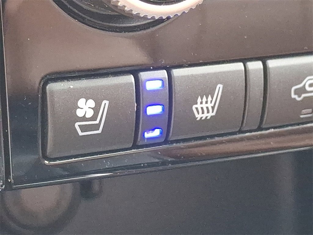 Used 2022 Subaru Ascent Touring image 29