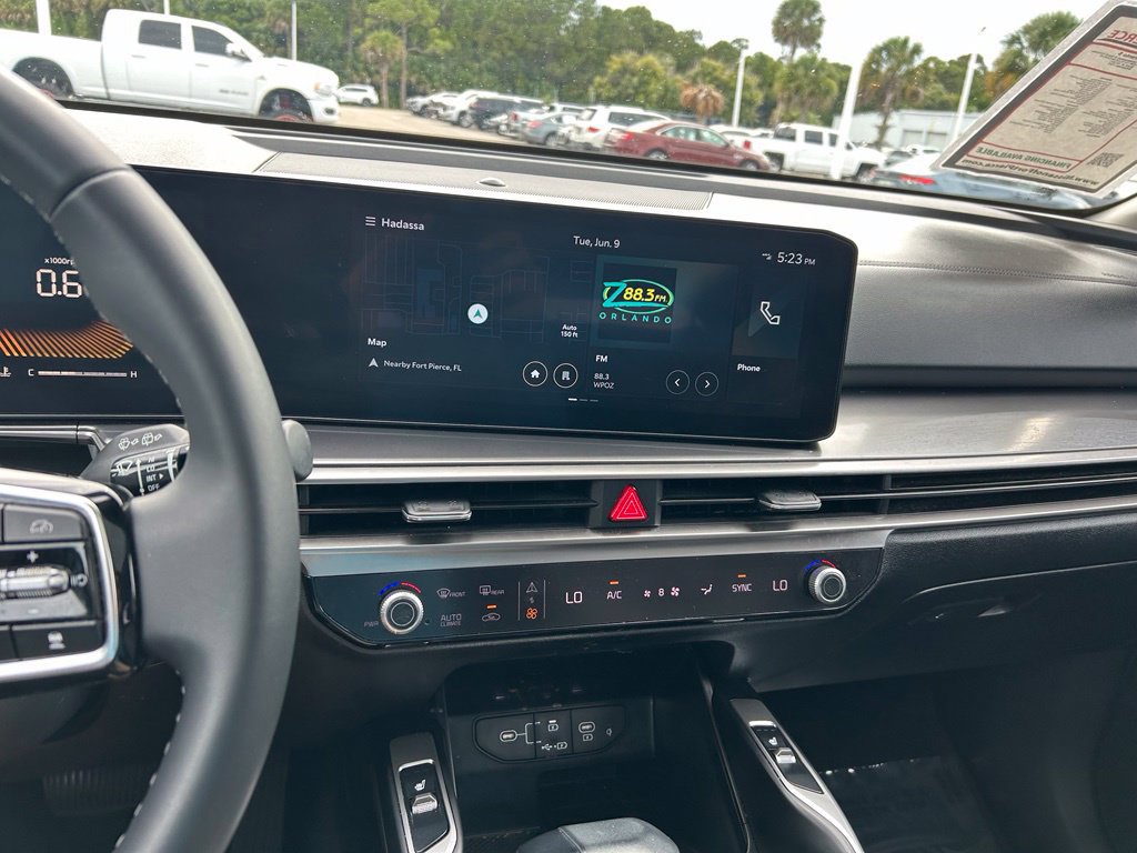Used 2024 Kia Sorento S w/ Panoramic Sunroof Package FWD image 31