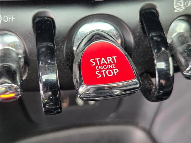 Used 2016 MINI Cooper 2-Door Hardtop FWD image 16
