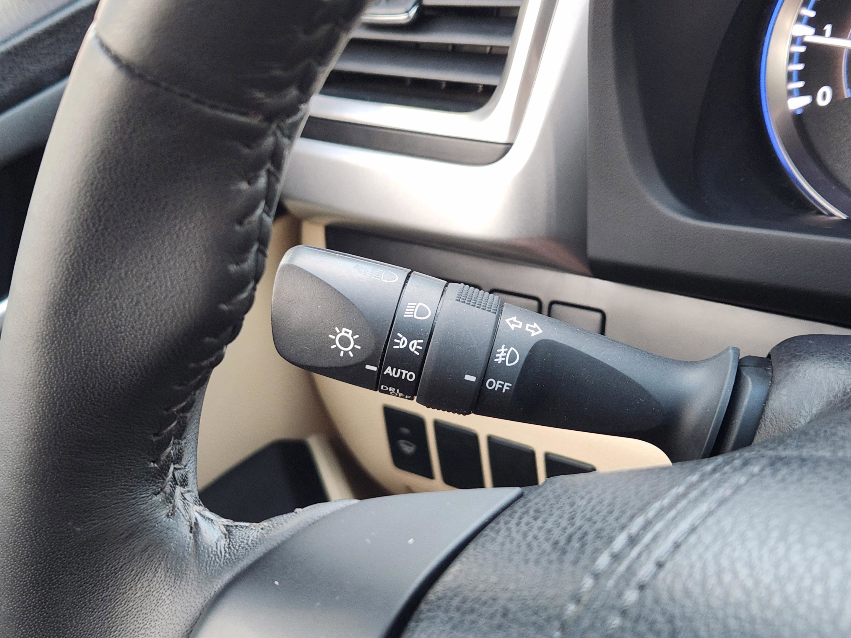 Used 2015 Toyota Highlander XLE image 24