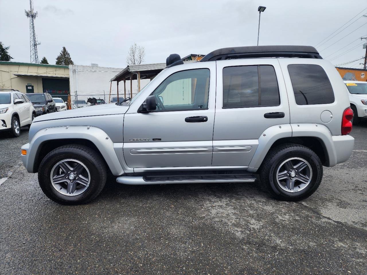 Used 2003 Jeep Liberty Renegade image 8