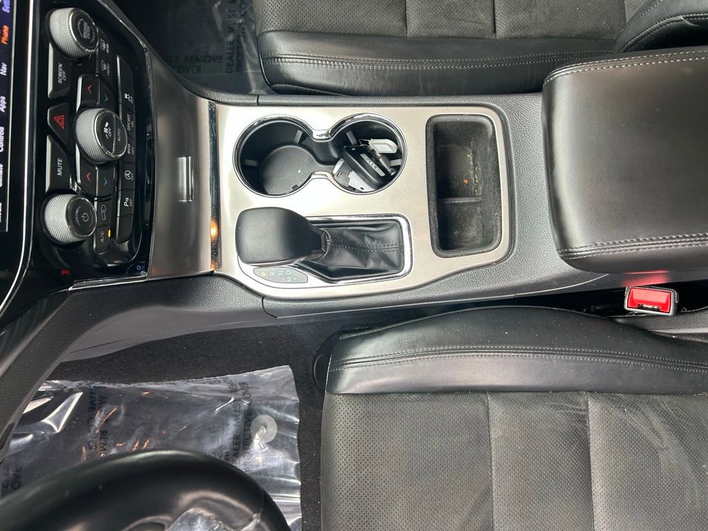 Used 2019 Jeep Grand Cherokee Altitude AWD/4WD image 18