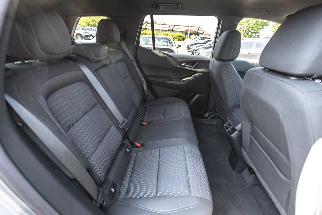 Used 2026 Chevrolet Equinox LT AWD/4WD image 29