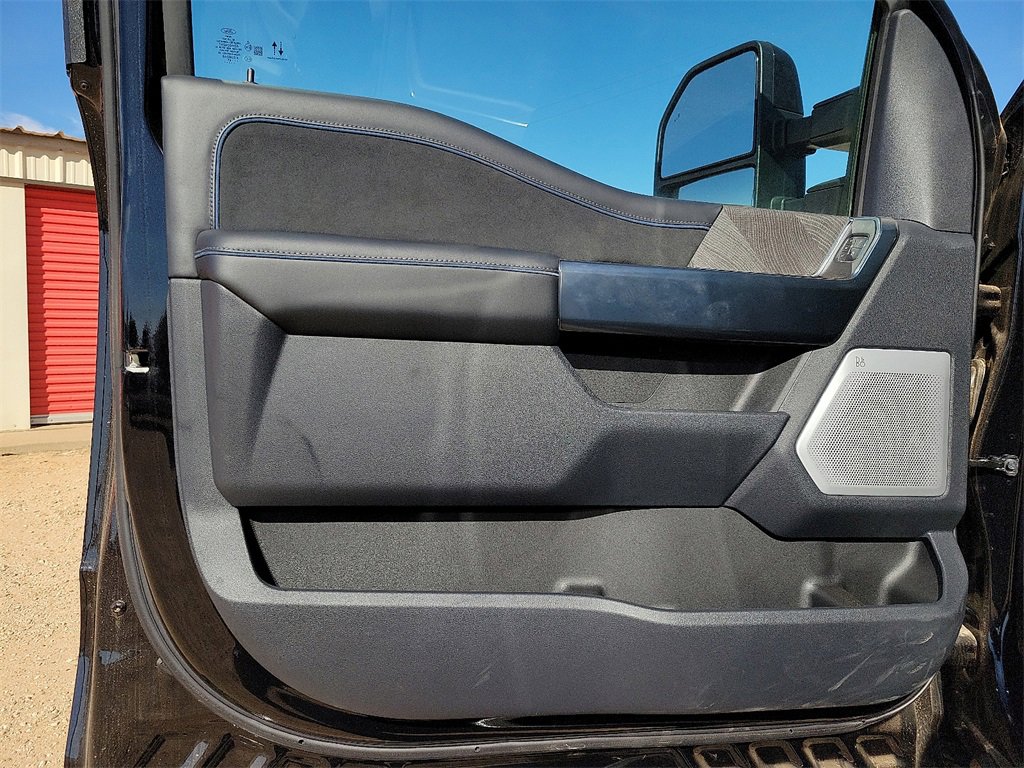 New 2025 Ford F250 Platinum image 18