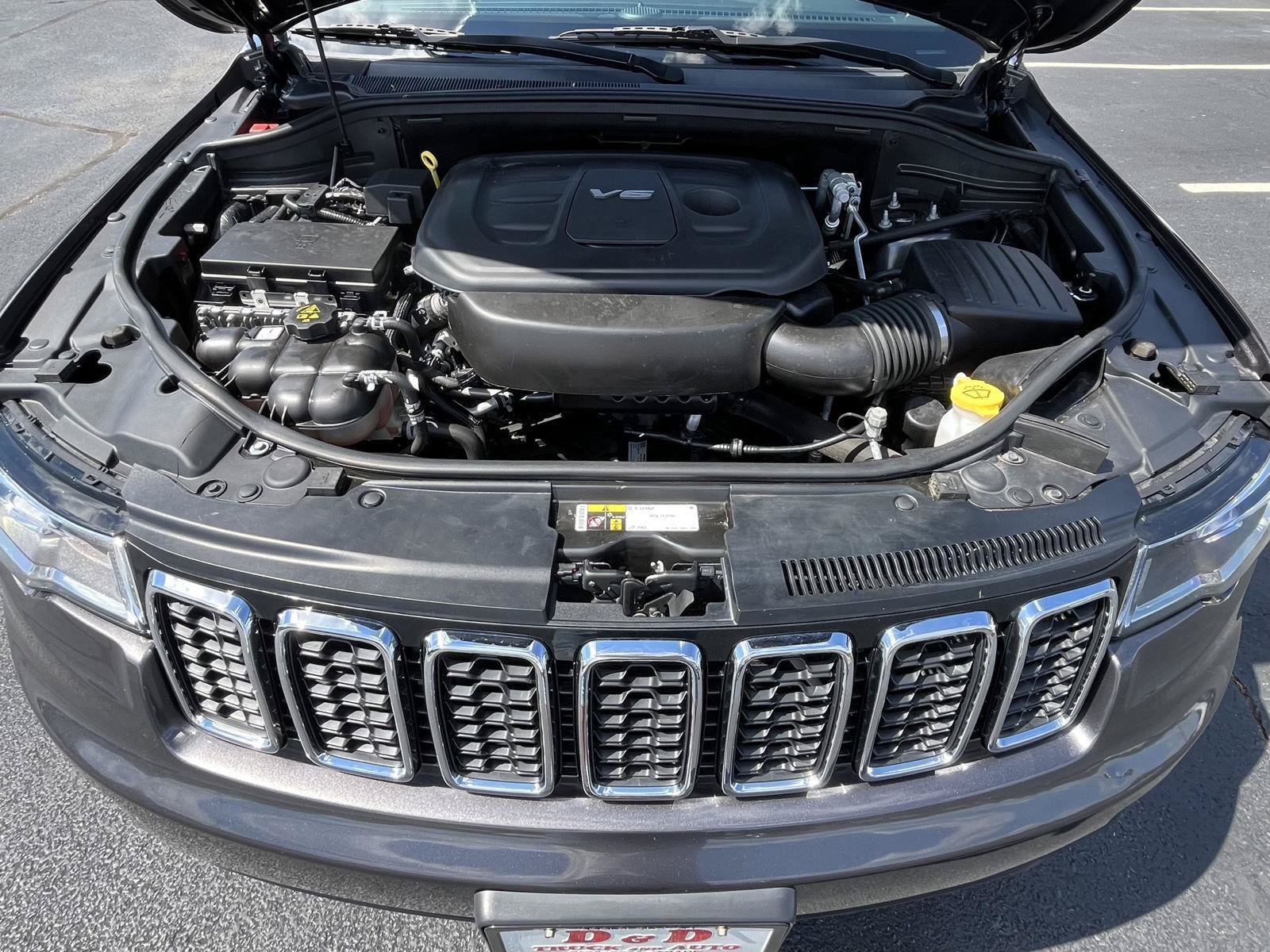 Used 2019 Jeep Grand Cherokee Laredo w/ Laredo X Package AWD/4WD image 22