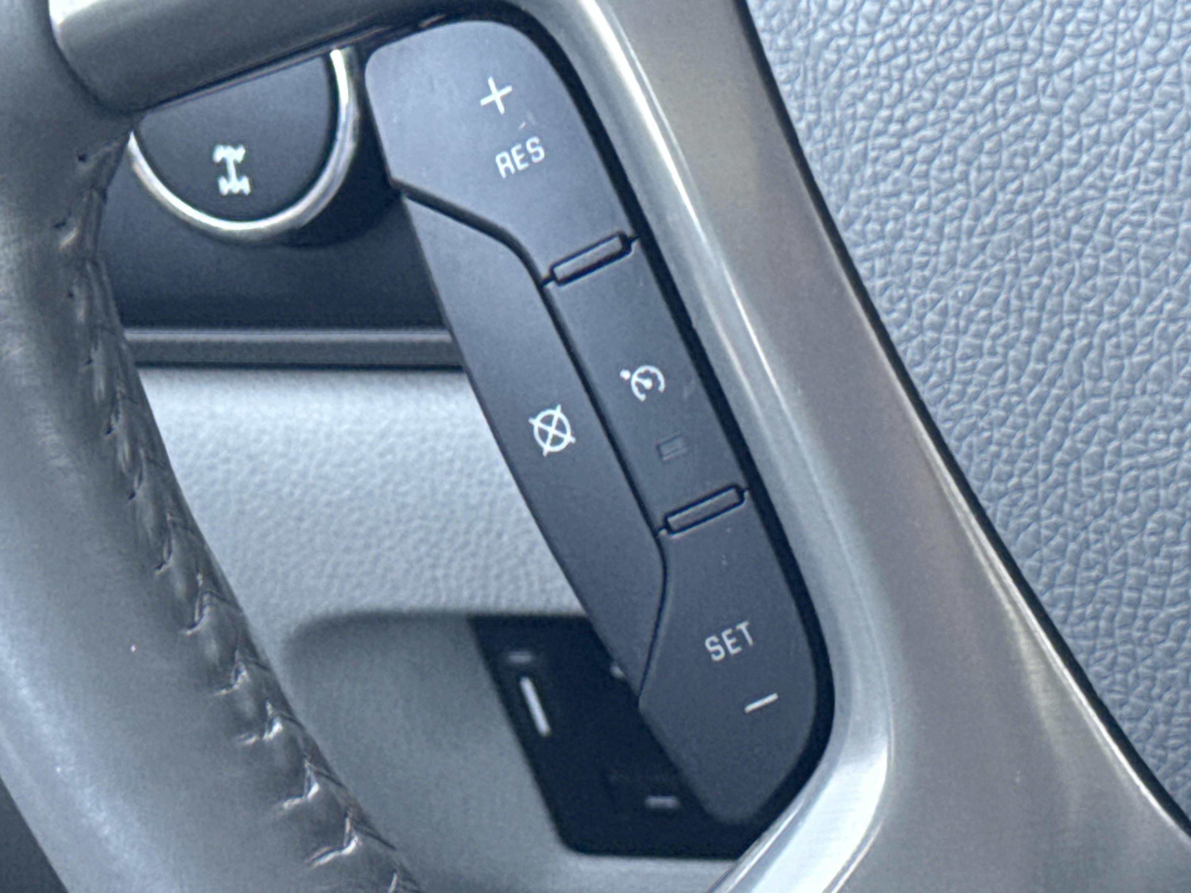 Used 2011 Chevrolet Tahoe LT w/ Luxury Package AWD/4WD image 19