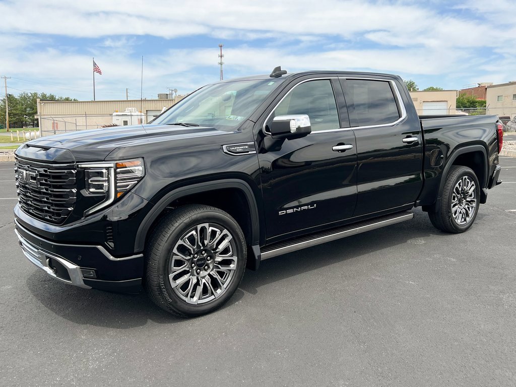 Used 2025 GMC Sierra 1500 Denali Ultimate image 16