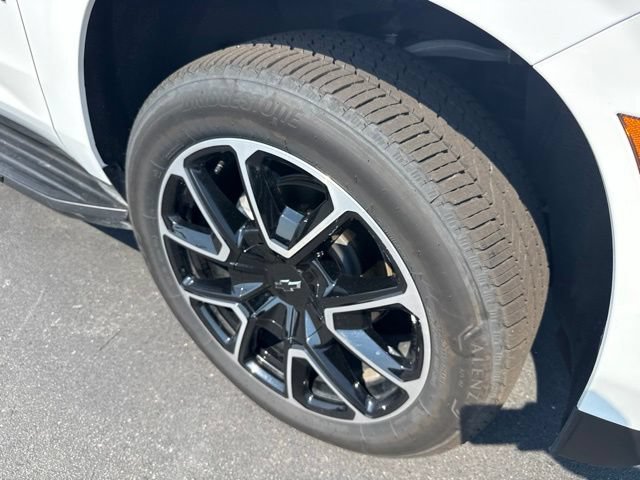 Used 2026 Chevrolet Suburban RST AWD/4WD image 9